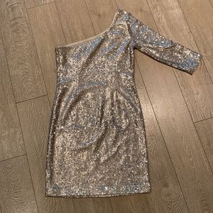 BB DAKOTA SEQUIN ONE SHOULDER DRESS